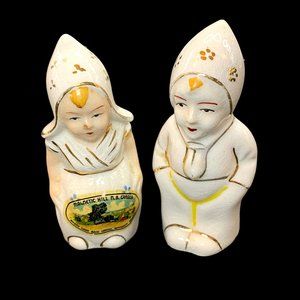 Vintage Dutch Couple Porcelain Salt and Pepper Shakers Souvenir Magnetic Hill